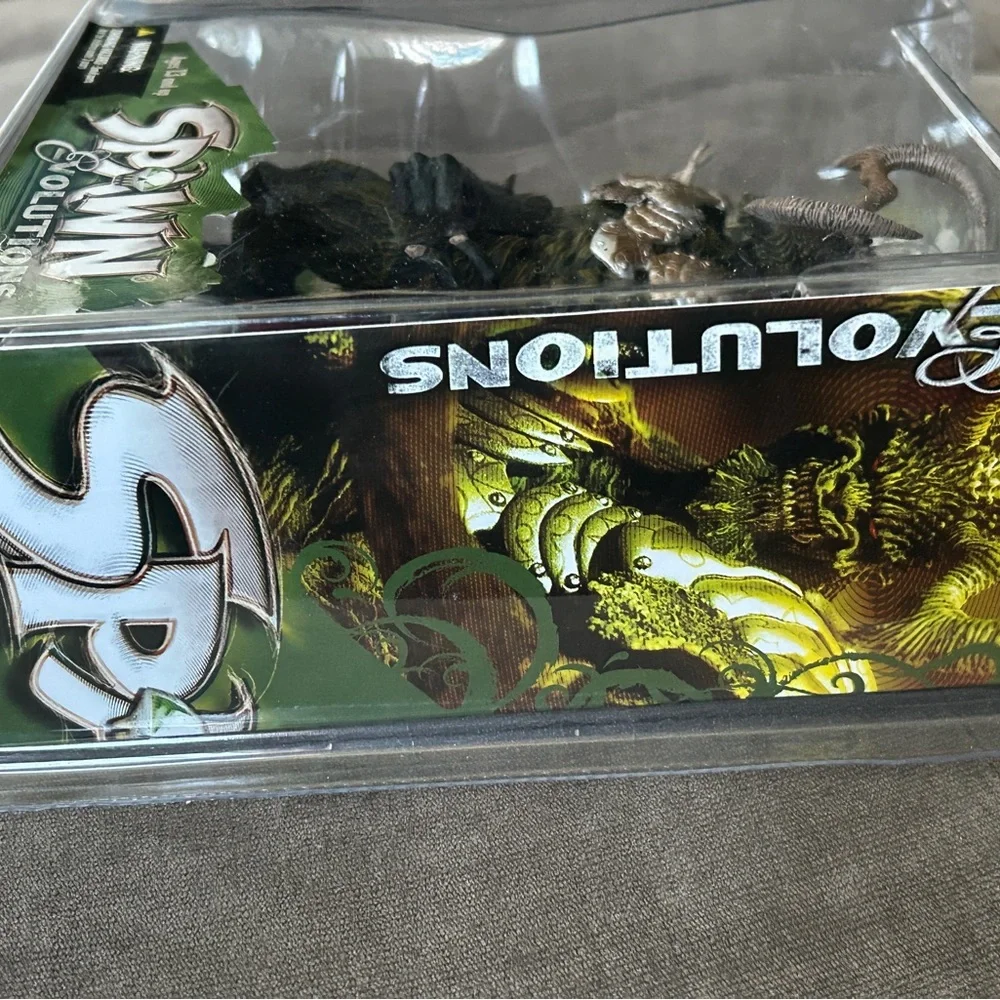 Spawn Evolutions Thamuz Collectible Action Figure - Green